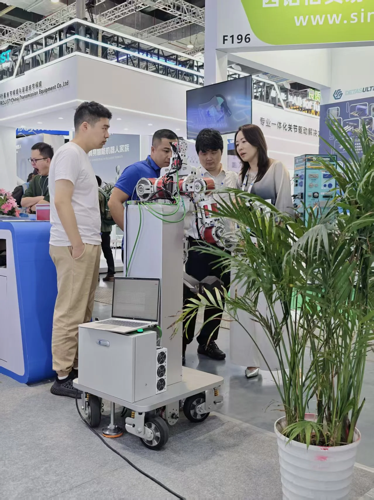 Wintec Dynamics 帮助股东企业参与上海工业博览会 4