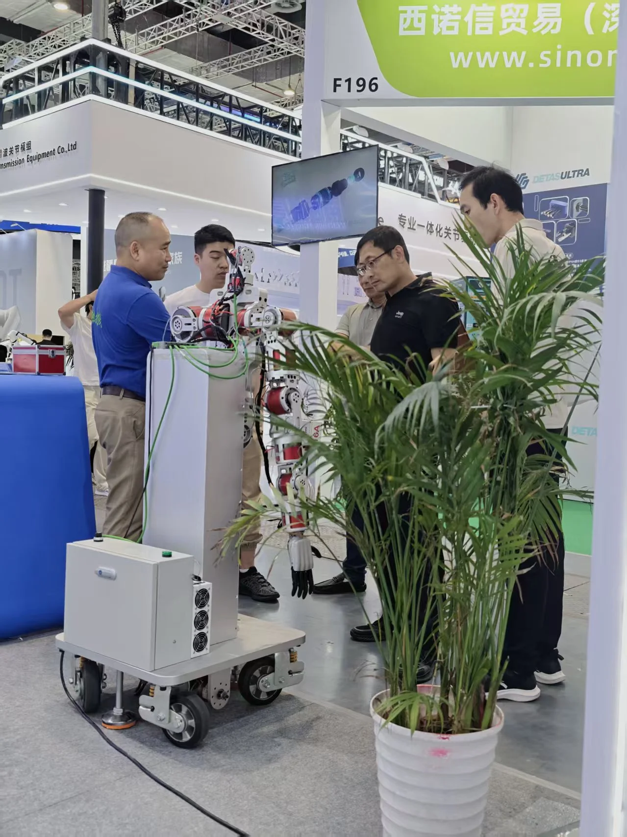 Wintec Dynamics 帮助股东企业参与上海工业博览会 5