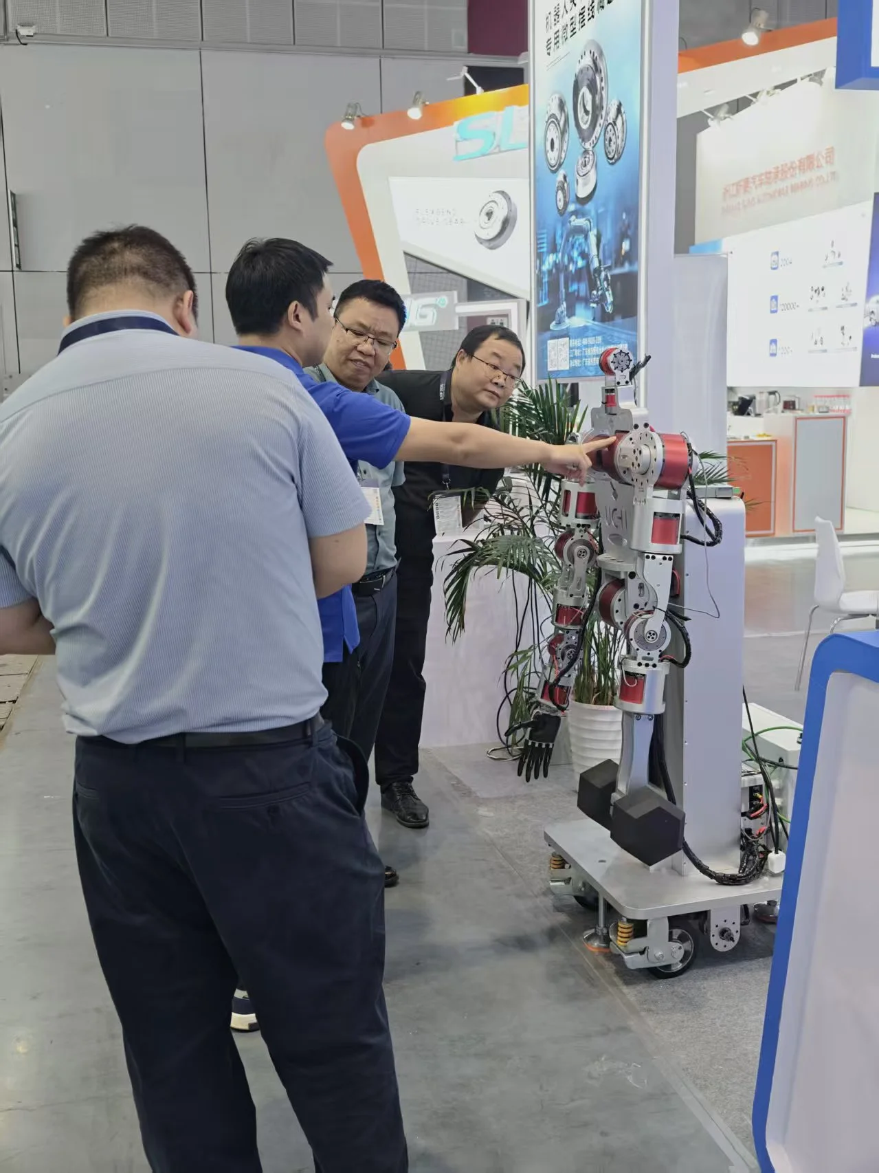 Wintec Dynamics 帮助股东企业参与上海工业博览会 6